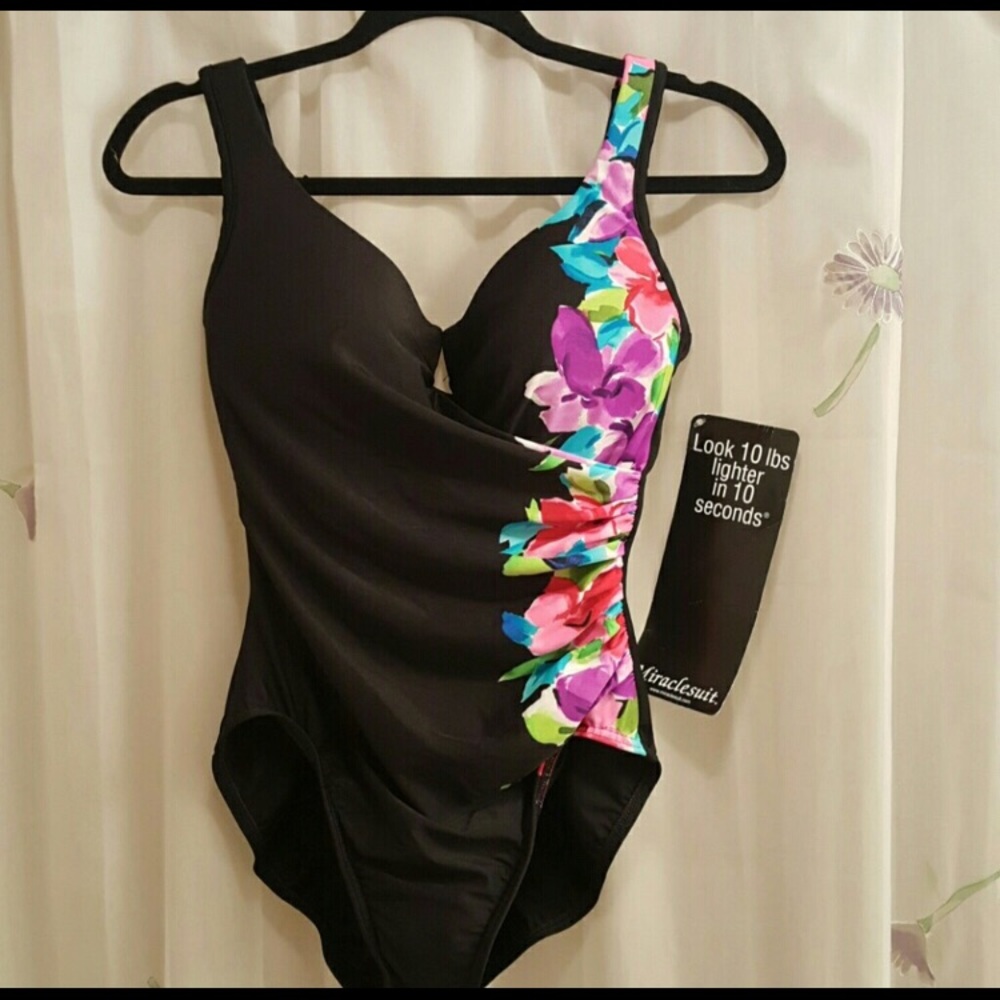 Miraclesuit Black Floral Pattern Size 10 NWT
